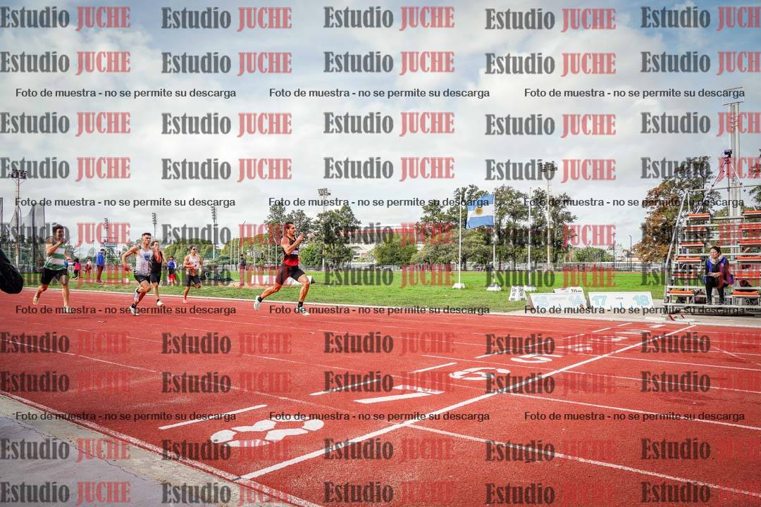 Fotos de los 400 m llanos de varones