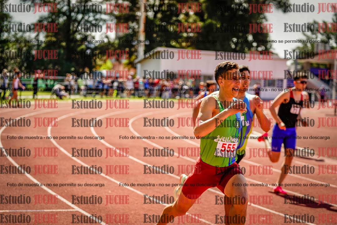 Fotos de los 800 m llanos de varones