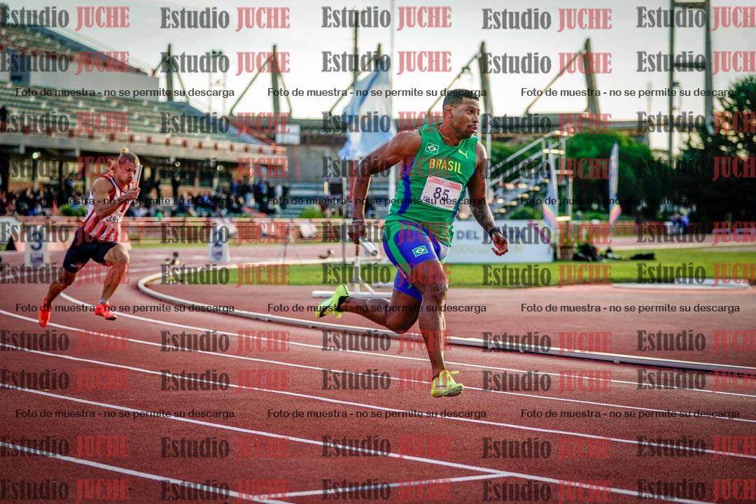 Fotos de las postas 4x100 m de varones - serie 2