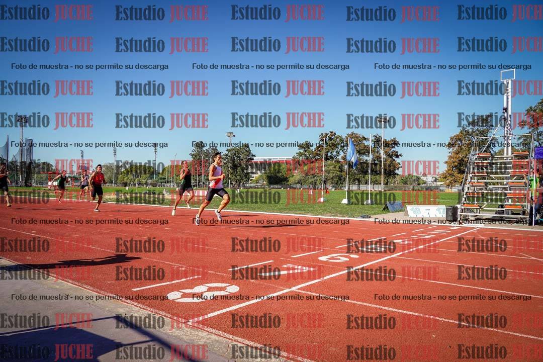 Fotos de los 400 m llanos de varones