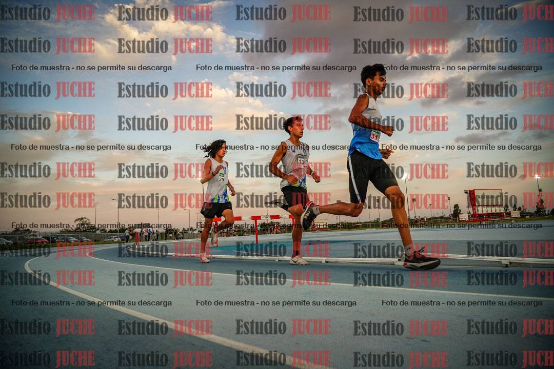 Fotos de los 3000 m llanos de varones