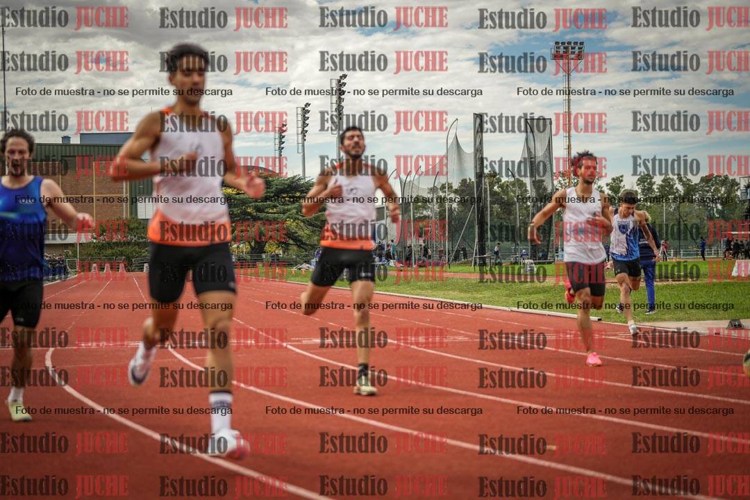 Fotos de los 400 m llanos de varones
