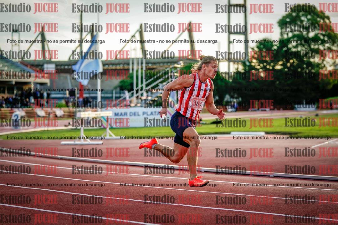 Fotos de las postas 4x100 m de varones - serie 2