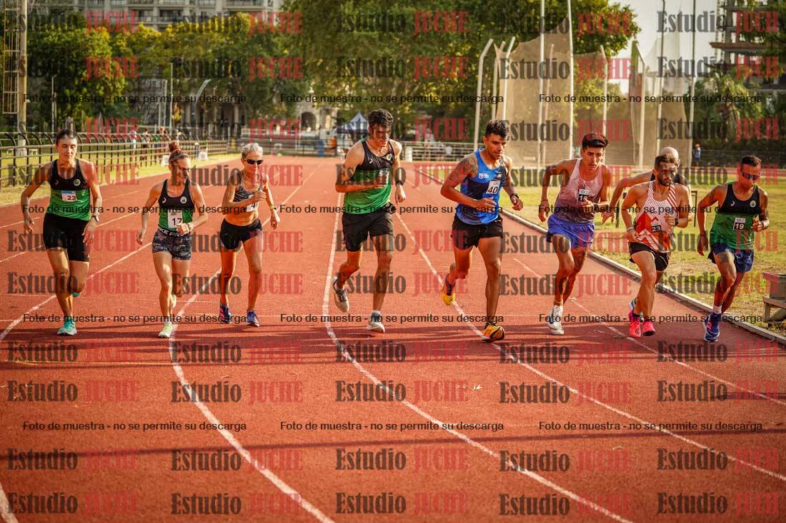 Fotos de los 5000 m llanos de mujeres y varones