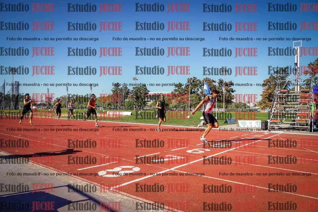 Fotos de los 400 m llanos de varones