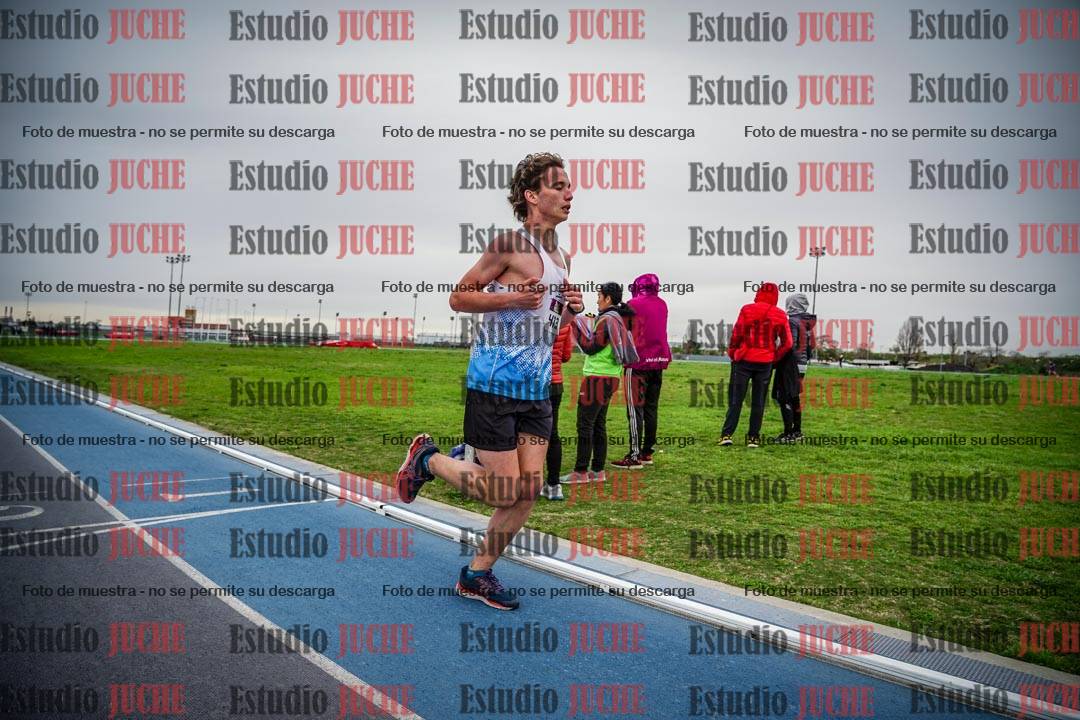 Fotos de los 3000 m llanos de varones - U17 (incluye la marcha atlética)