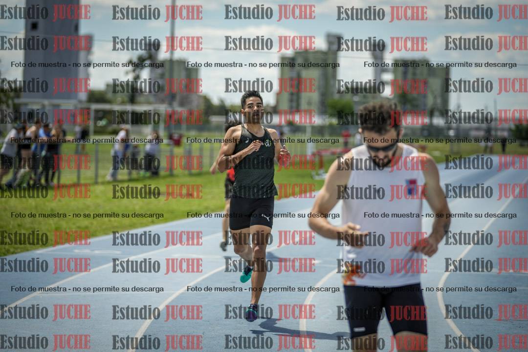 Fotos de los 400 m llanos de varones