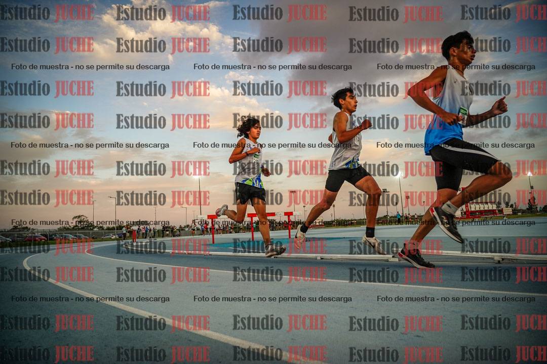 Fotos de los 3000 m llanos de varones