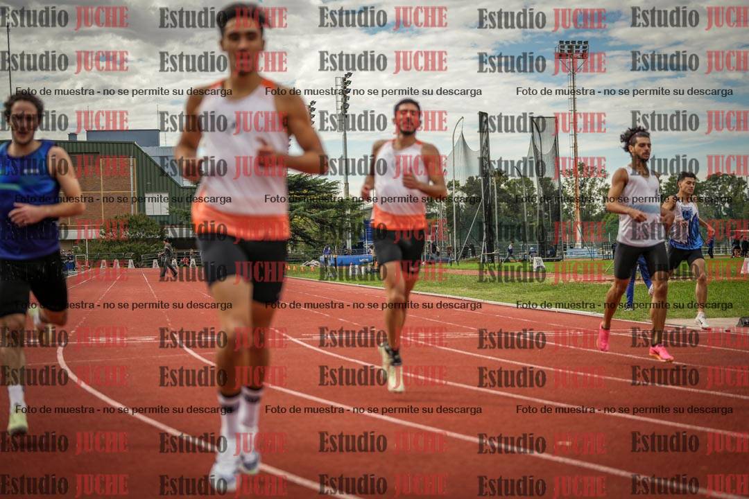 Fotos de los 400 m llanos de varones