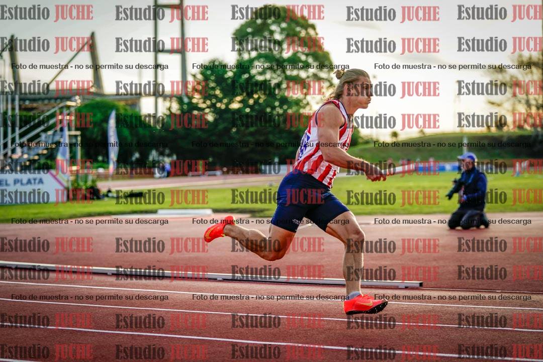 Fotos de las postas 4x100 m de varones - serie 2