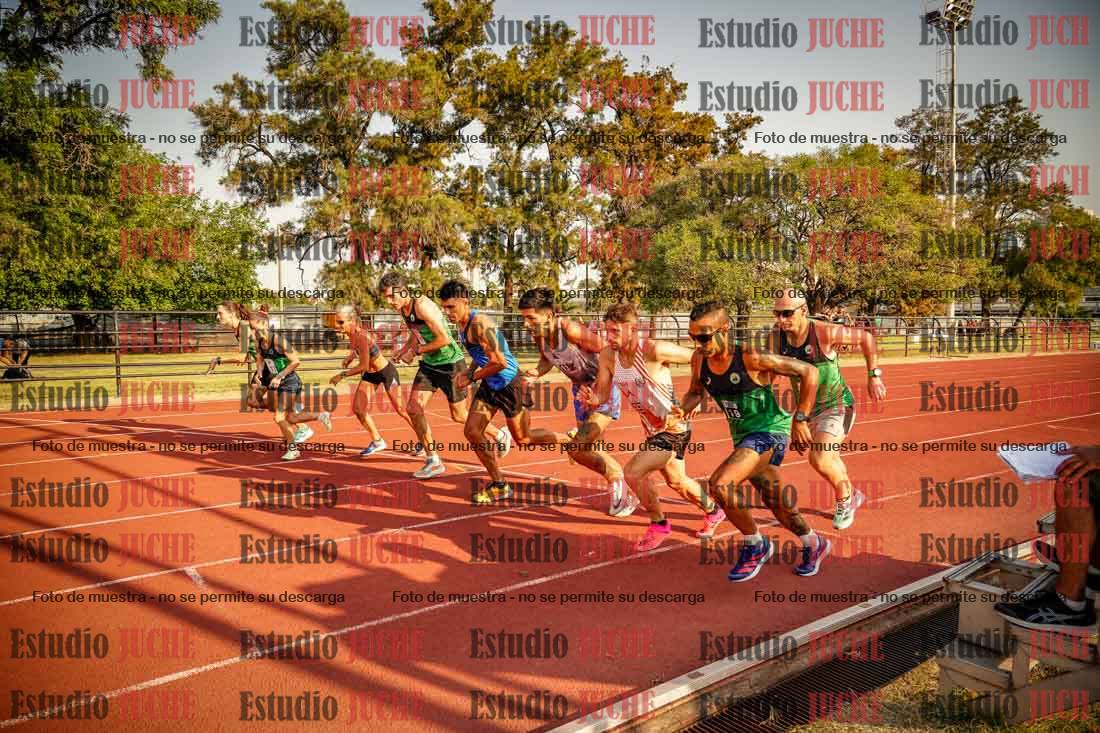 Fotos de los 5000 m llanos de mujeres y varones