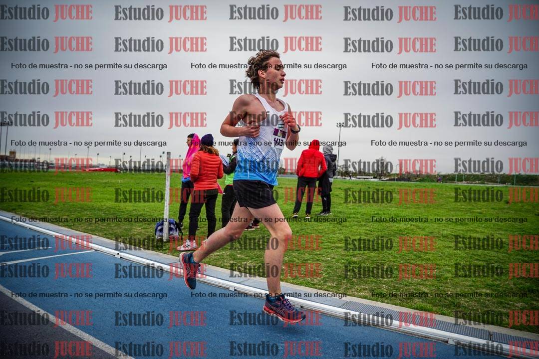 Fotos de los 3000 m llanos de varones - U17 (incluye la marcha atlética)