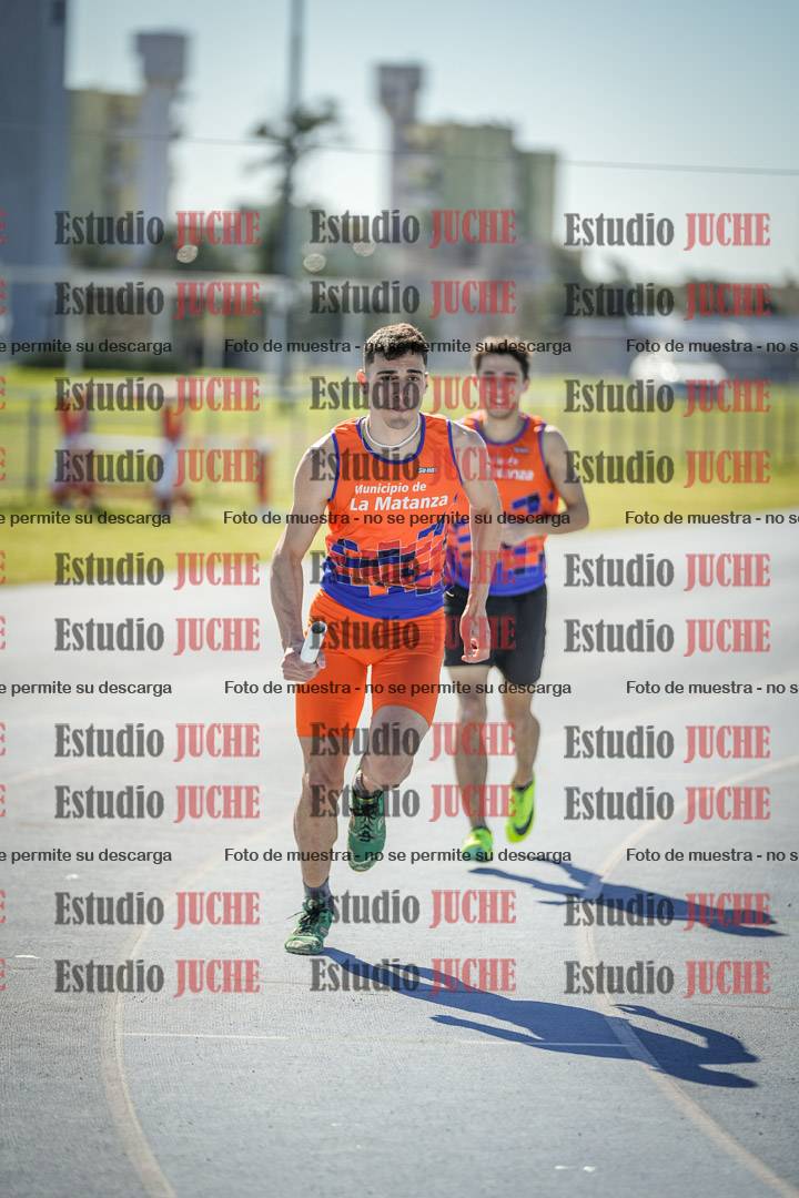 Fotos de las Postas 4x400 m de mujeres y varones