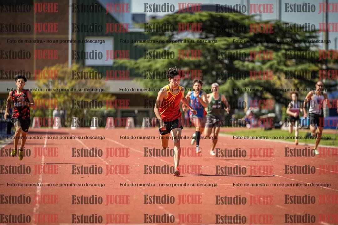 Fotos de los 400 m llanos de varones
