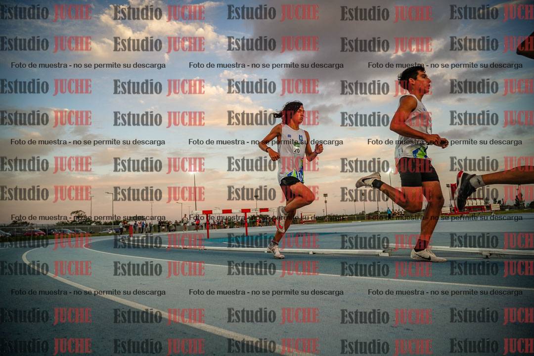 Fotos de los 3000 m llanos de varones