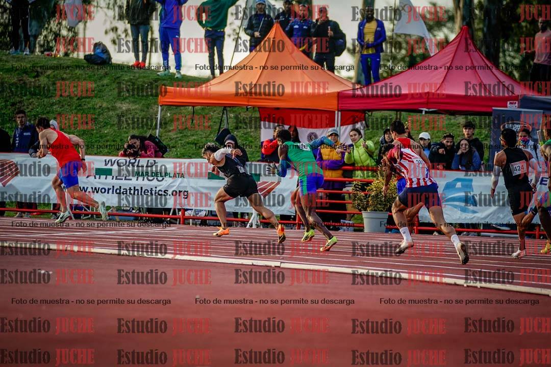 Fotos de las postas 4x100 m de varones - serie 2