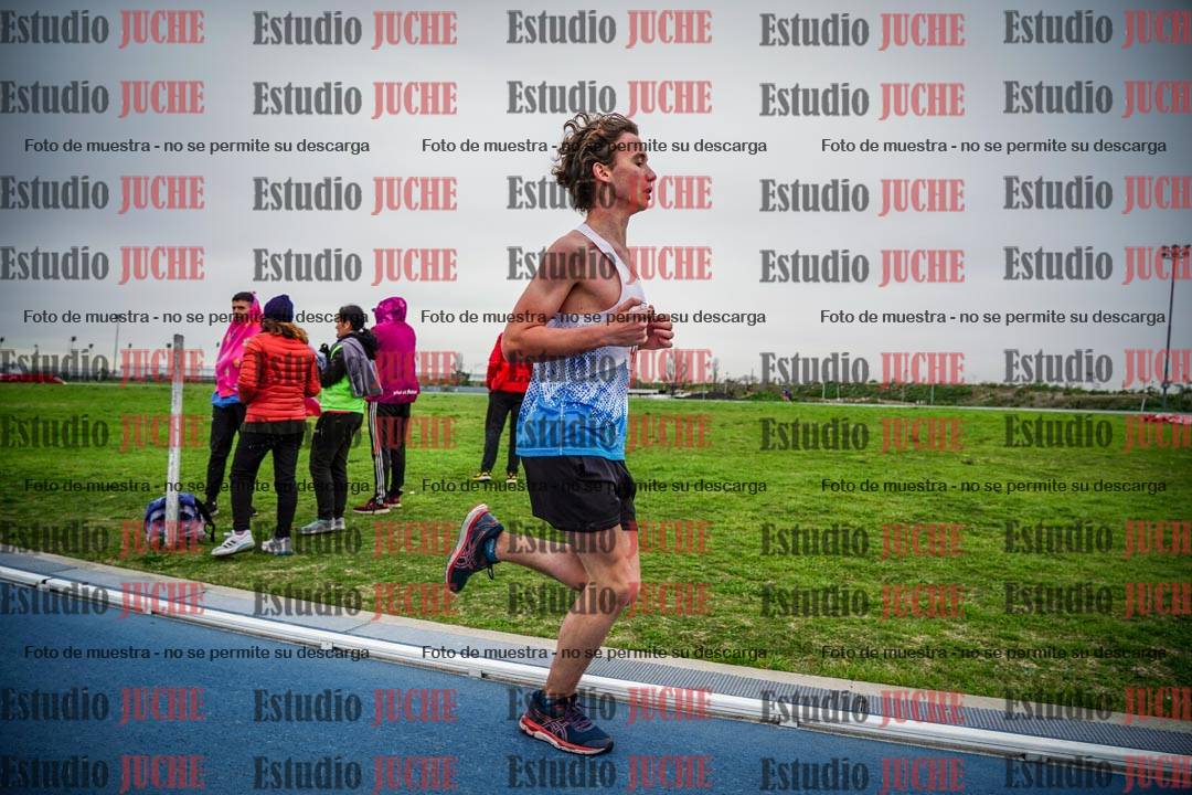 Fotos de los 3000 m llanos de varones - U17 (incluye la marcha atlética)
