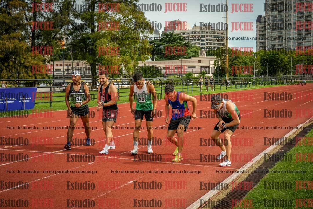 Fotos de los 3000 m con obstáculos de varones