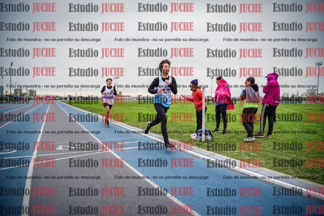 Fotos de los 3000 m llanos de varones - U17 (incluye la marcha atlética)