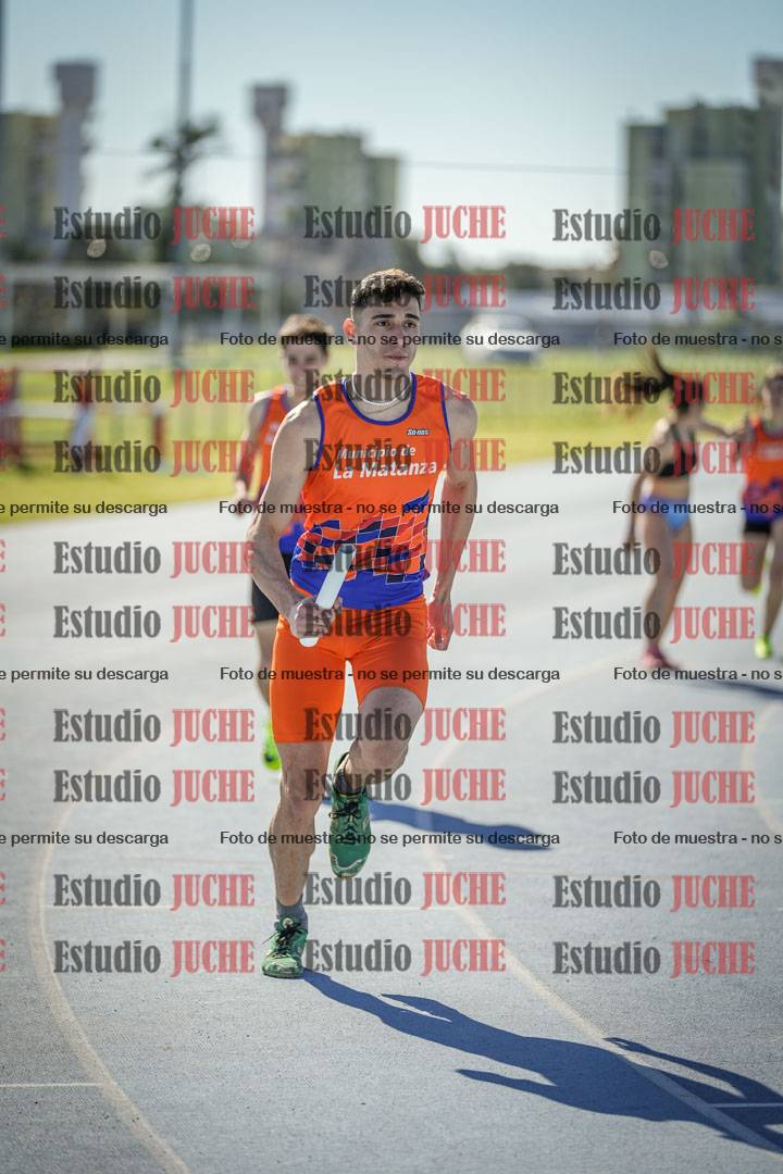 Fotos de las Postas 4x400 m de mujeres y varones