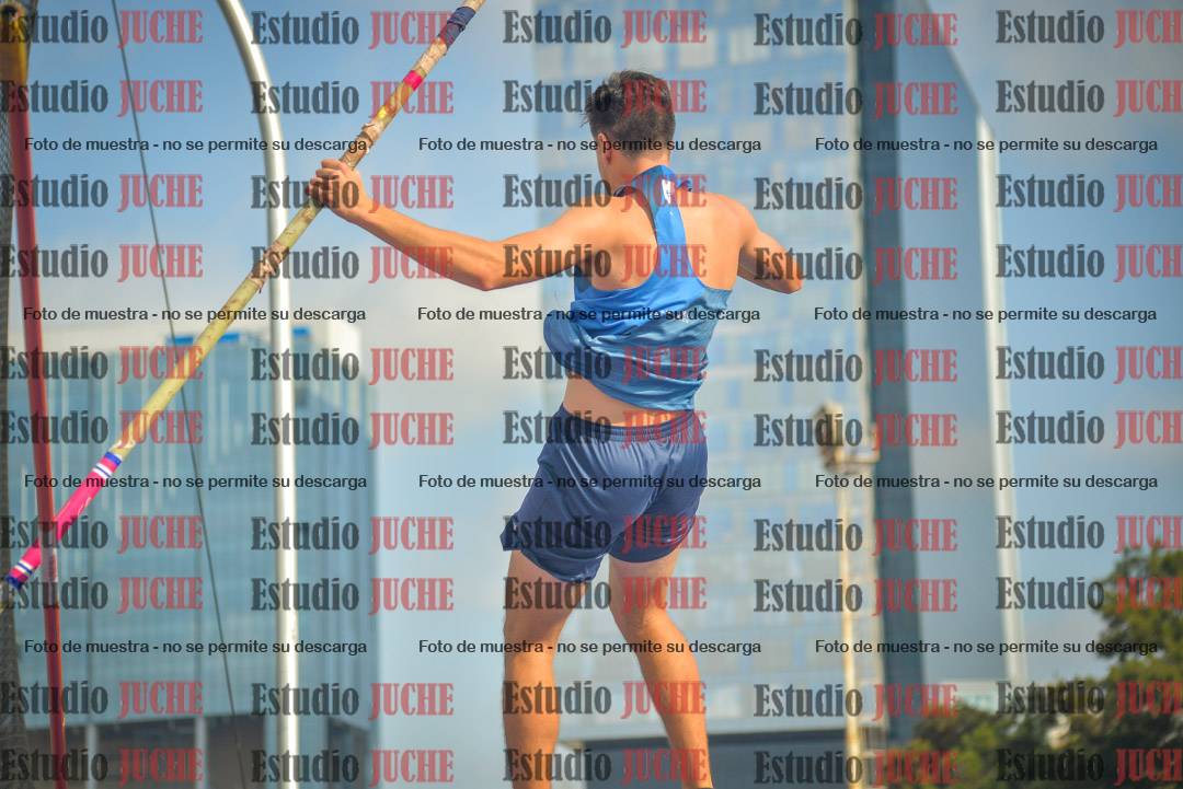 Fotos del salto con garrocha de varones - decatlón 8