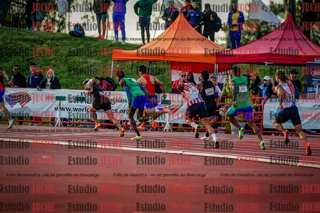 Fotos de las postas 4x100 m de varones - serie 2