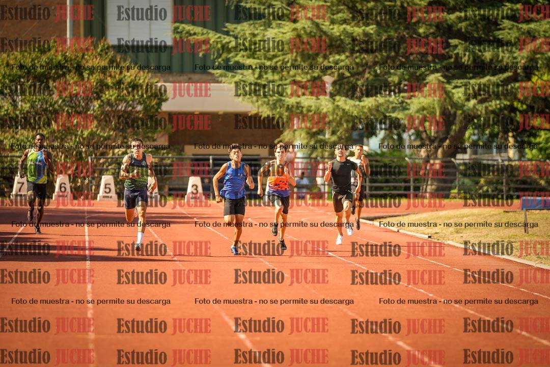 Fotos de los 400 m llanos de varones