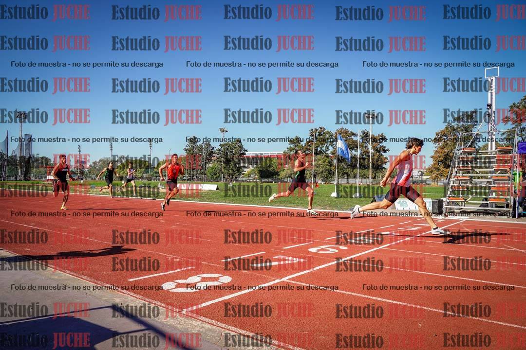 Fotos de los 400 m llanos de varones