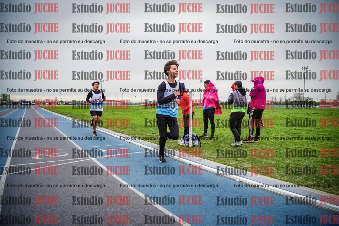 Fotos de los 3000 m llanos de varones - U17 (incluye la marcha atlética)