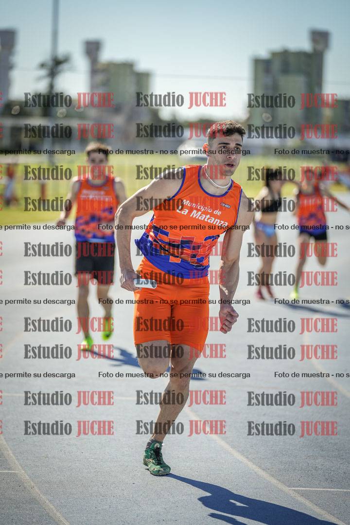 Fotos de las Postas 4x400 m de mujeres y varones