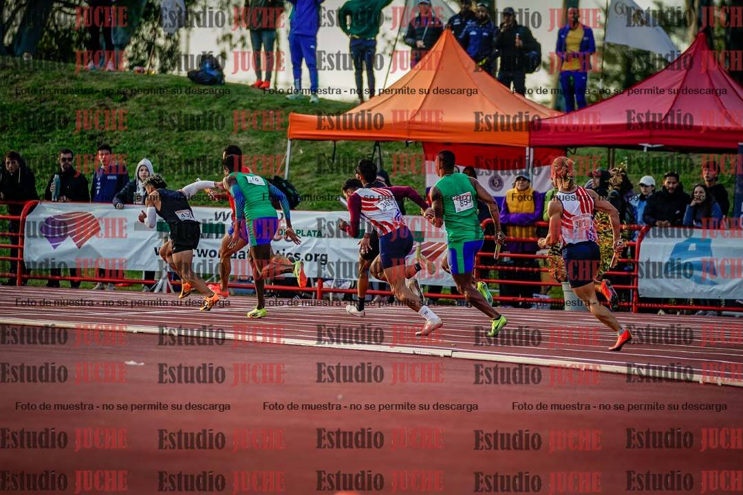 Fotos de las postas 4x100 m de varones - serie 2