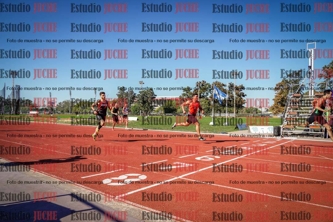 Fotos de los 400 m llanos de varones