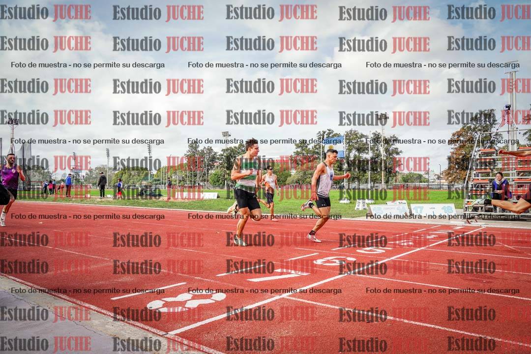 Fotos de los 400 m llanos de varones
