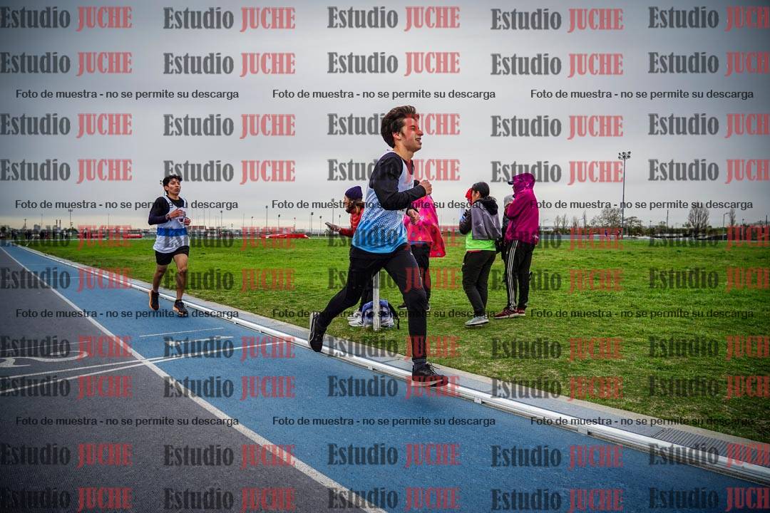 Fotos de los 3000 m llanos de varones - U17 (incluye la marcha atlética)