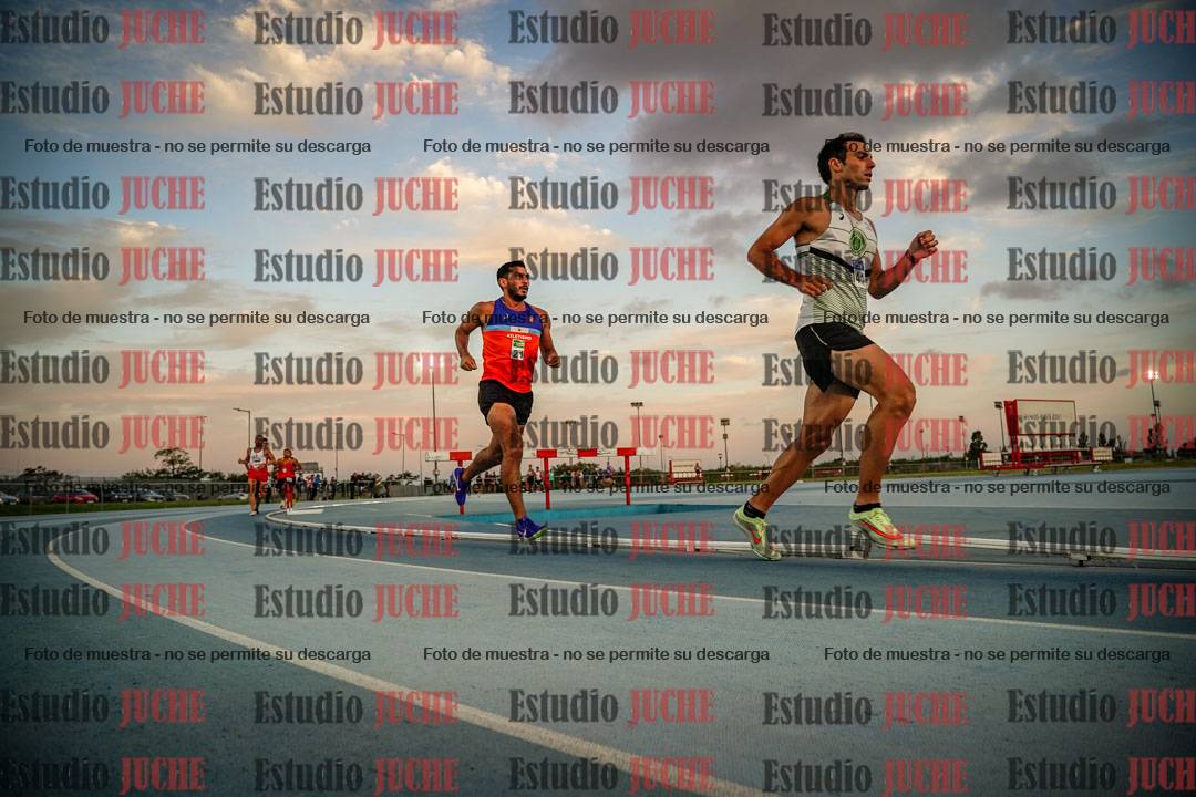 Fotos de los 3000 m llanos de varones
