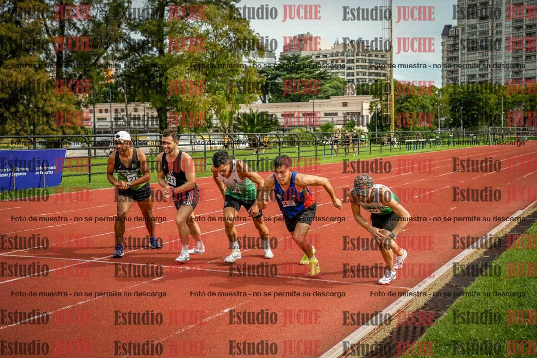 Fotos de los 3000 m con obstáculos de varones