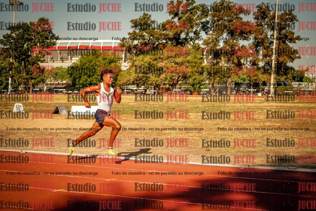 Fotos de los 800 m llanos de varones
