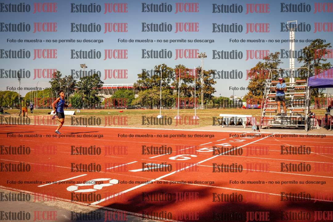 Fotos de los 400 m llanos de varones