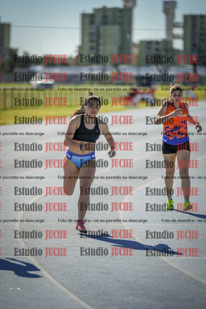 Fotos de las Postas 4x400 m de mujeres y varones