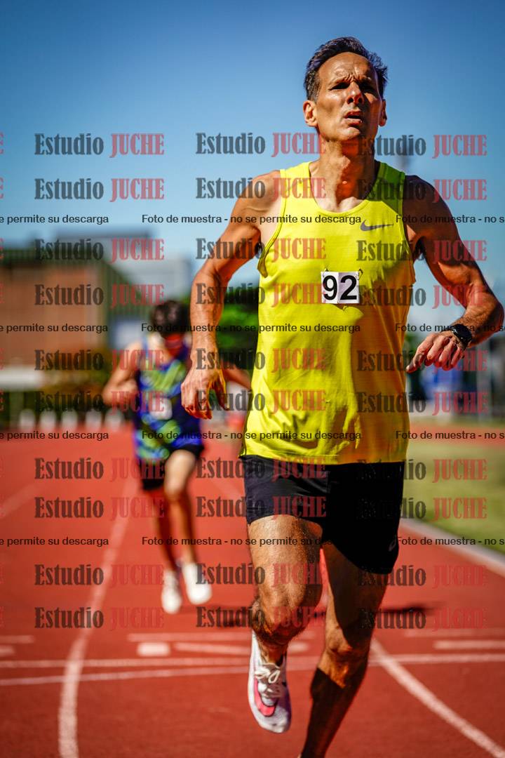 Fotos de los 800 m llanos de varones