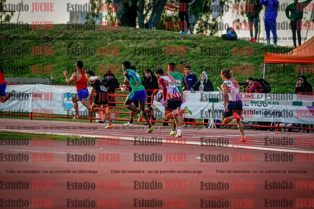 Fotos de las postas 4x100 m de varones - serie 2
