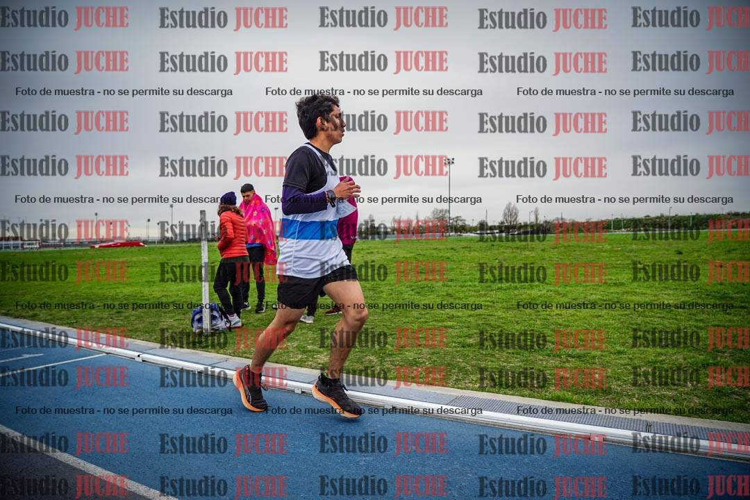 Fotos de los 3000 m llanos de varones - U17 (incluye la marcha atlética)