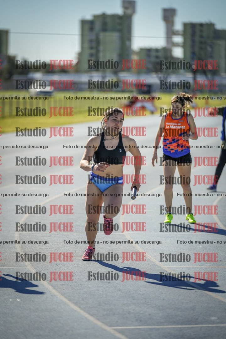 Fotos de las Postas 4x400 m de mujeres y varones