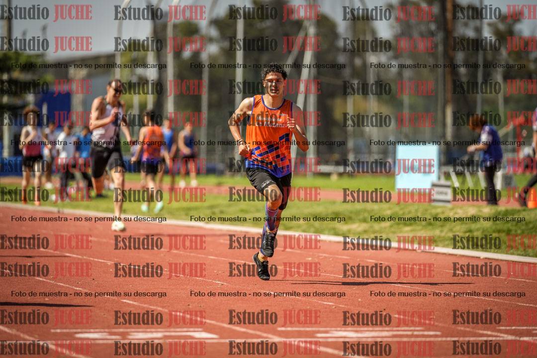Fotos de los 400 m llanos de varones