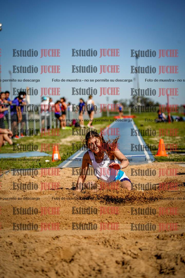 Fotos del salto en largo de mujeres