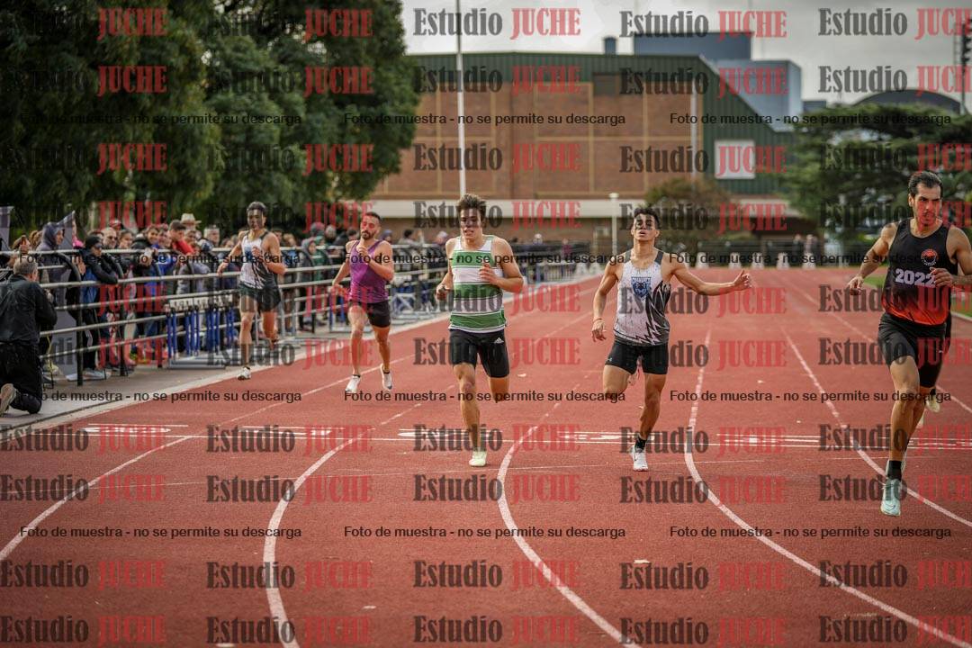 Fotos de los 400 m llanos de varones