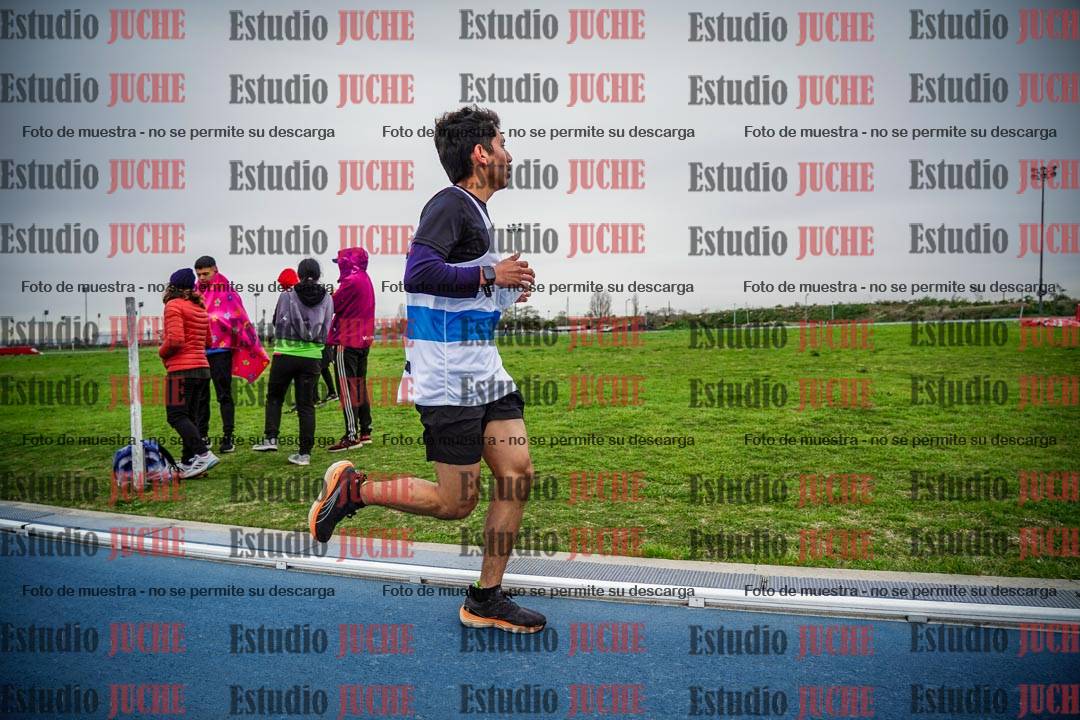 Fotos de los 3000 m llanos de varones - U17 (incluye la marcha atlética)