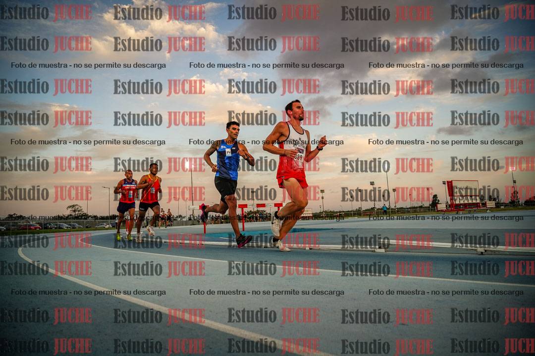 Fotos de los 3000 m llanos de varones