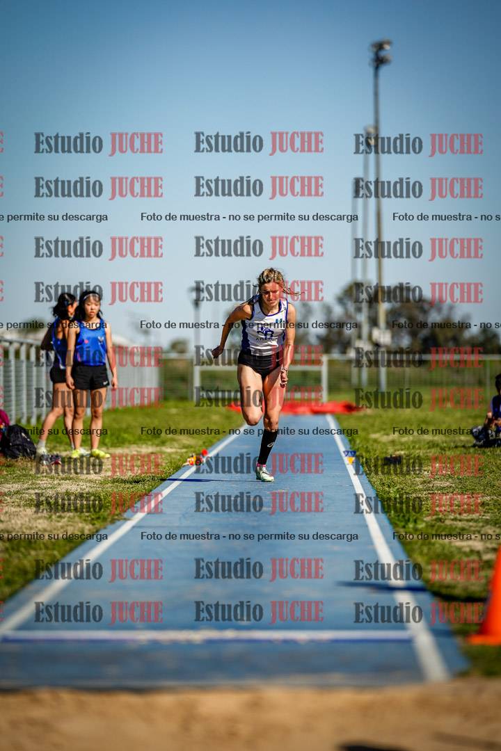 Fotos del salto en largo de mujeres
