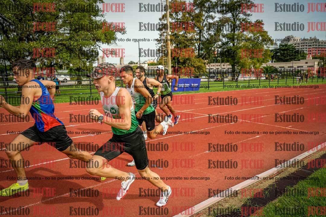 Fotos de los 3000 m con obstáculos de varones